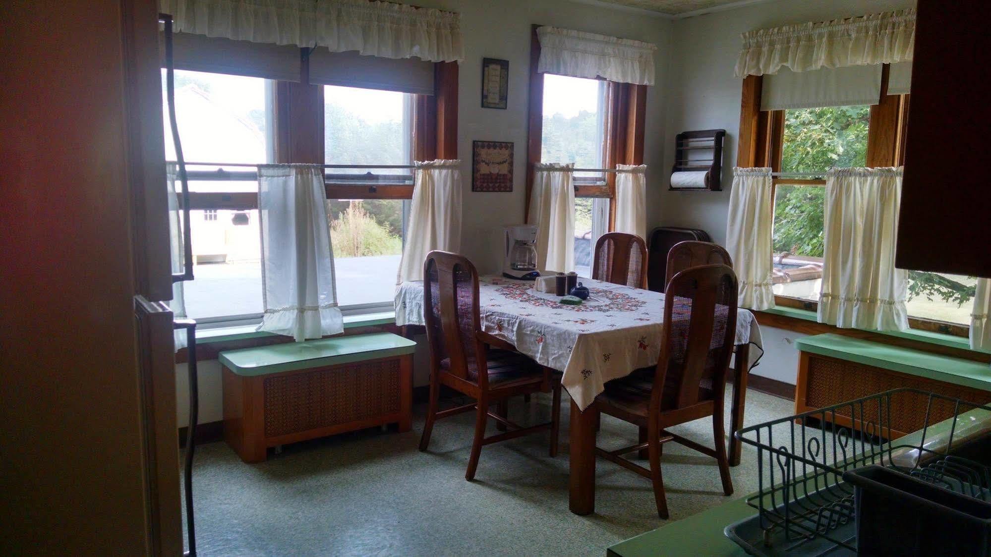 Numidia Fish & Loaves Bed And Breakfast מראה חיצוני תמונה